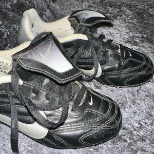 EUC NIKE SPIKES